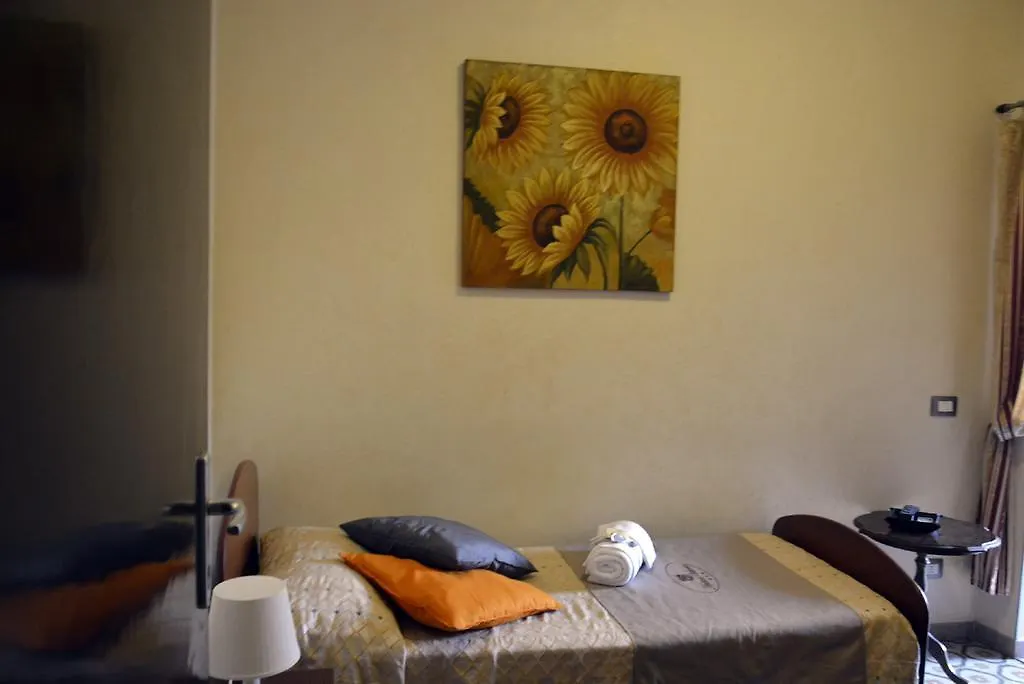 Bed and Breakfast Antica Vittoria 3*,